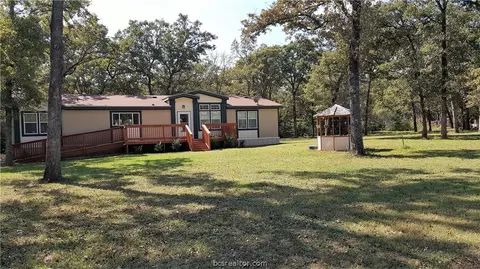 9597 Talon Cr, Bryan, TX 77808 photo 2
