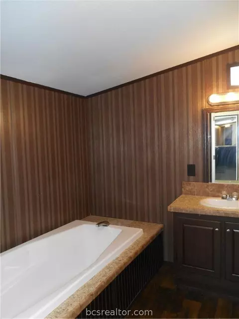 2122 Stone Mdw, Bryan, TX 77803 photo 14