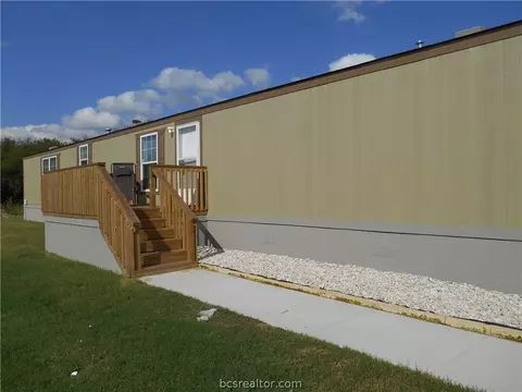 2122 Stone Mdw, Bryan, TX 77803 photo 2