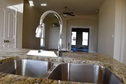 2123 Dumfries Dr, Bryan, TX 77807 photo 5
