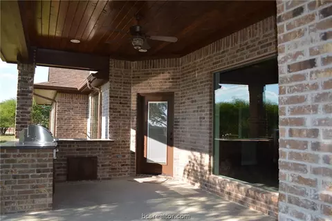7566 Los Lobos Dr, Bryan, TX 77803 photo 3