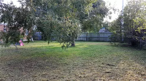1410 Esther, Bryan, TX 77802 photo 4