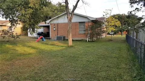 1410 Esther, Bryan, TX 77802 photo 5