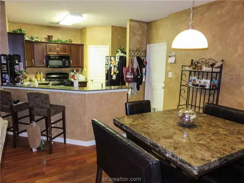 2017 Autumn Lake Dr, Bryan, TX 77807 photo 3