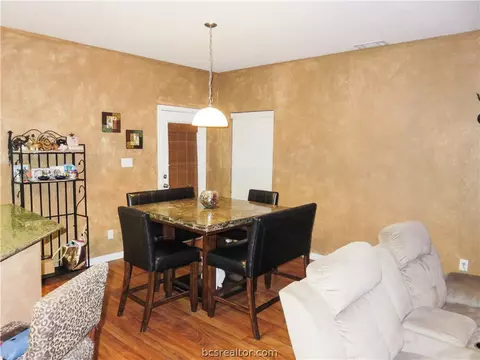 2017 Autumn Lake Dr, Bryan, TX 77807 photo 1
