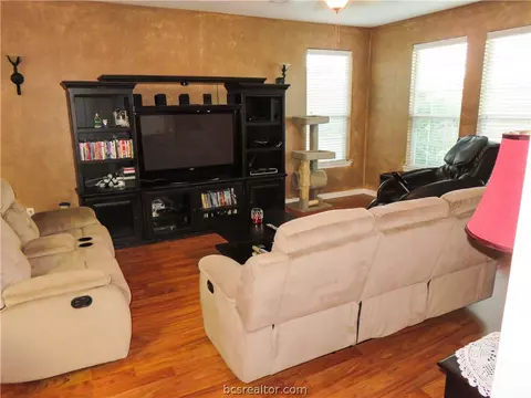 2017 Autumn Lake Dr, Bryan, TX 77807 photo 5