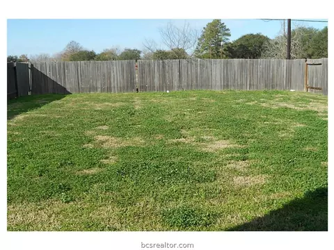 2021 7th, Hempstead, TX 77445 photo 12