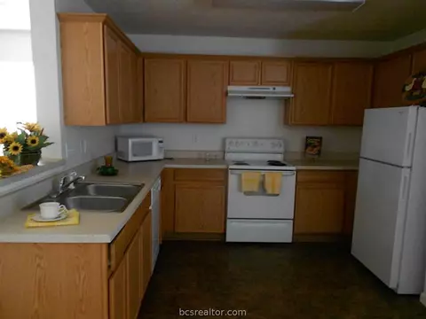 2021 7th, Hempstead, TX 77445 photo 3