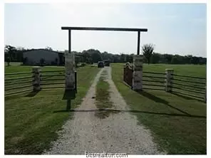 2004 E Hanna St E, Calvert, TX 77837 photo 16