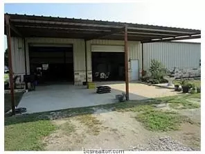 2004 E Hanna St E, Calvert, TX 77837 photo 1