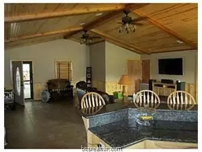 2004 E Hanna St E, Calvert, TX 77837 photo 5