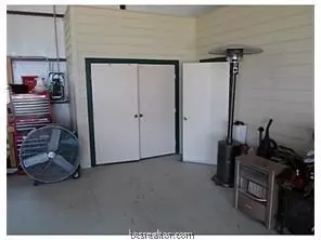 2004 E Hanna St E, Calvert, TX 77837 photo 10