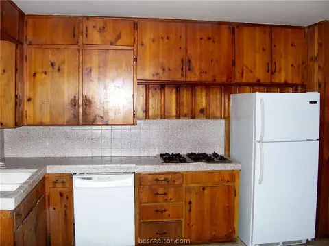 2213 Franklin Dr, Bryan, TX 77801 photo 4