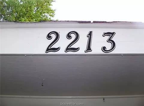 2213 Franklin Dr, Bryan, TX 77801 photo 11