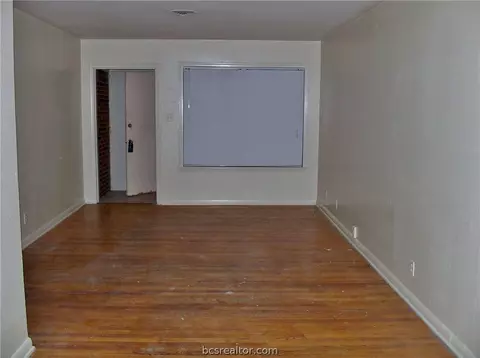 2213 Franklin Dr, Bryan, TX 77801 photo 2