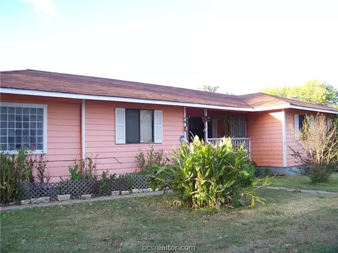 1601 Saunders St, Bryan, TX 77803 photo 1