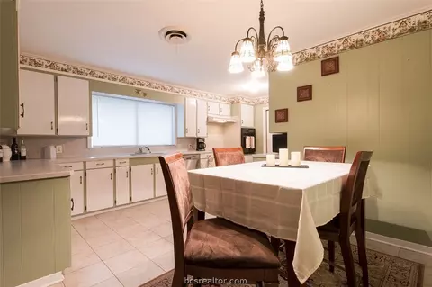 2306 Wayside, Bryan, TX 77802 photo 10