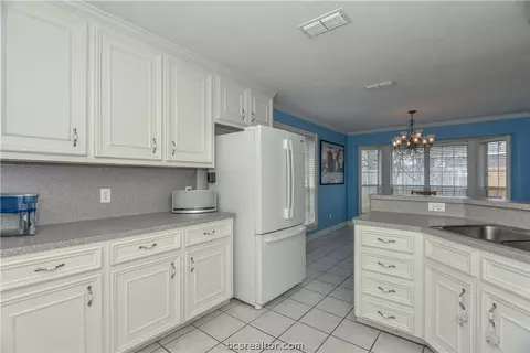 6201 Pelham Ct, Bryan, TX 77803 photo 11