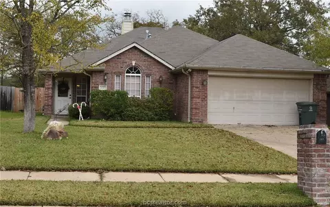 2015 Kimmy Dr, Bryan, TX 77807 photo 1