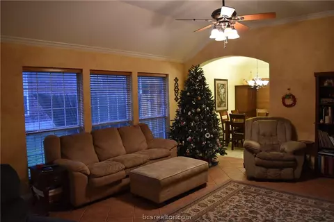 2015 Kimmy Dr, Bryan, TX 77807 photo 6