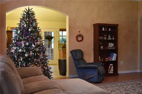 2015 Kimmy Dr, Bryan, TX 77807 photo 5