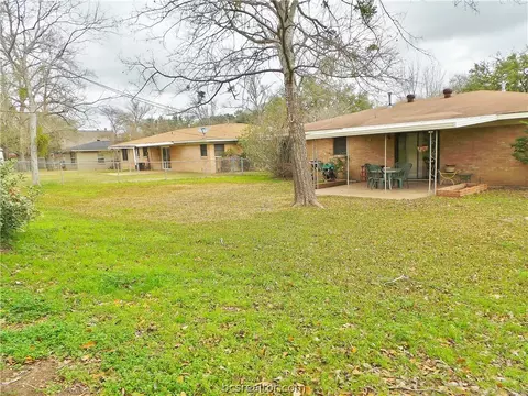 2002 Wayside Dr, Bryan, TX 77802 photo 21