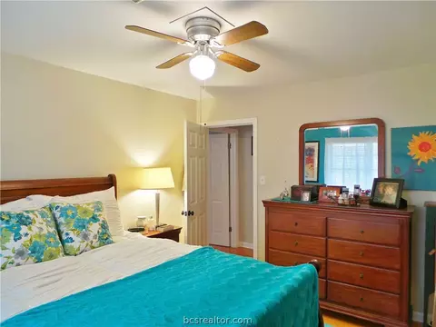 2002 Wayside Dr, Bryan, TX 77802 photo 16