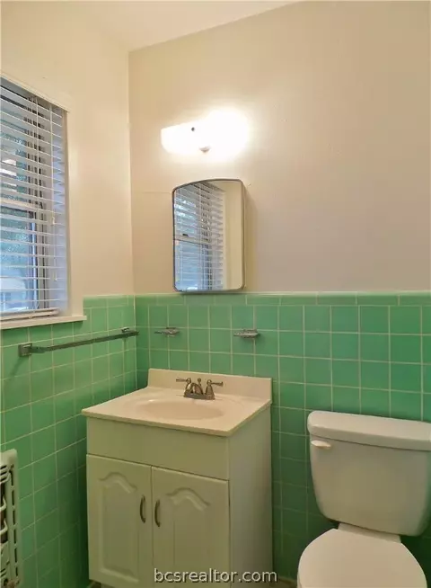 2002 Wayside Dr, Bryan, TX 77802 photo 18