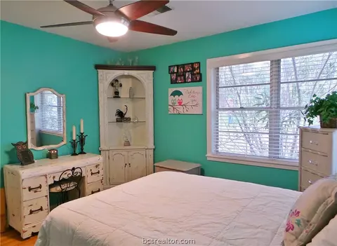 2002 Wayside Dr, Bryan, TX 77802 photo 12