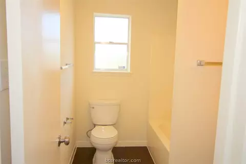 1302 E 21st St, Bryan, TX 77803 photo 10