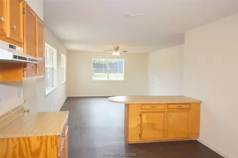 1302 E 21st St, Bryan, TX 77803 photo 8