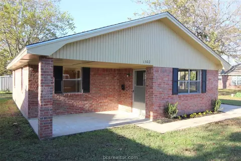 1302 E 21st St, Bryan, TX 77803 photo 3