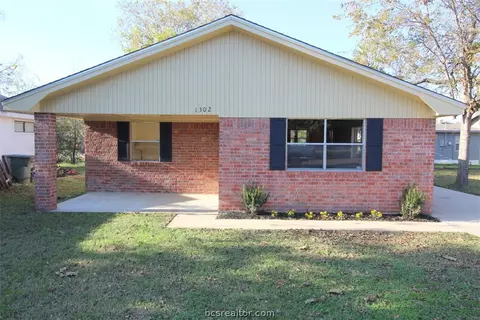1302 E 21st St, Bryan, TX 77803 photo 1