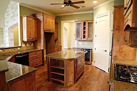 3605 Red Cedar Ct, Bryan, TX 77807 photo 14