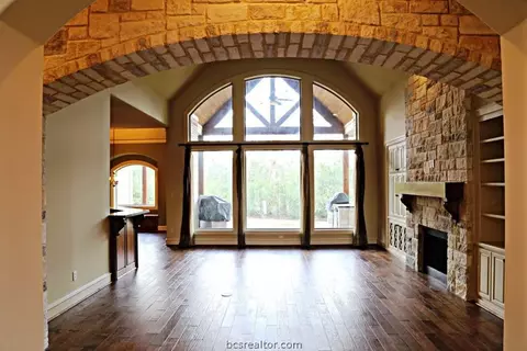 3605 Red Cedar Ct, Bryan, TX 77807 photo 4