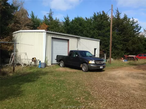 4102 Cliff Rd, Bryan, TX 77808 photo 2