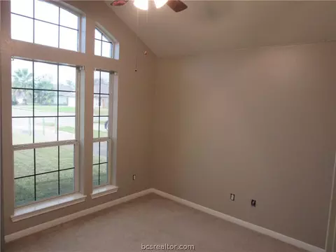 2804 Bexar Grass Dr, Bryan, TX 77802 photo 3