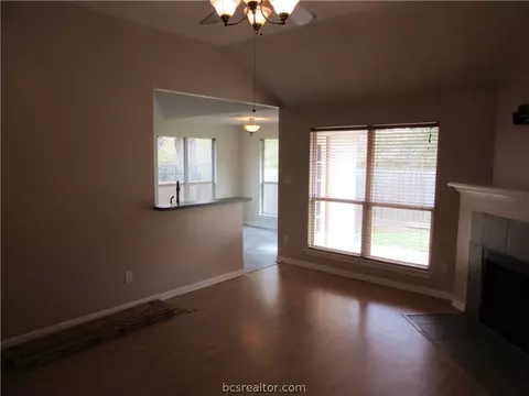 2804 Bexar Grass Dr, Bryan, TX 77802 photo 10