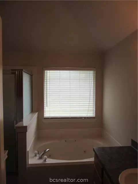 2804 Bexar Grass Dr, Bryan, TX 77802 photo 14