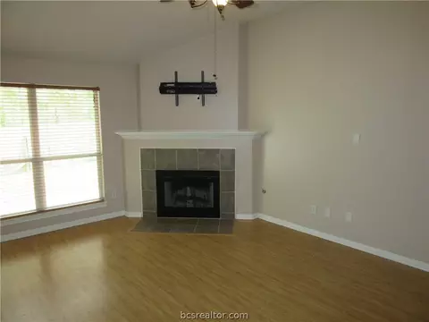 2804 Bexar Grass Dr, Bryan, TX 77802 photo 9