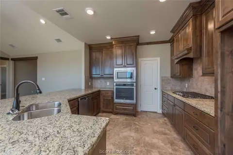 7468 Hidden Trl, Bryan, TX 77808 photo 8