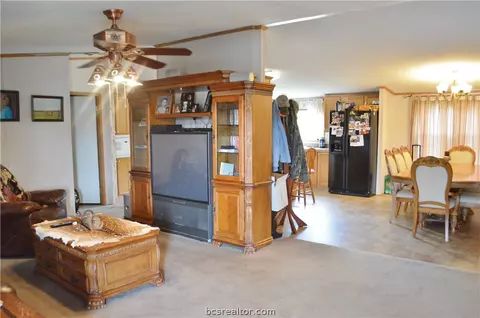 6201 Fourwinds Dr, Bryan, TX 77808 photo 5