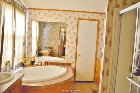 6201 Fourwinds Dr, Bryan, TX 77808 photo 14