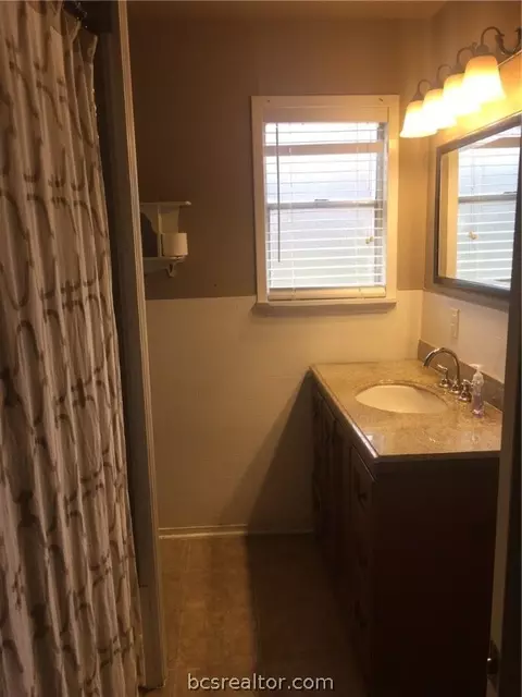 605 Freeman, Bryan, TX 77803 photo 3