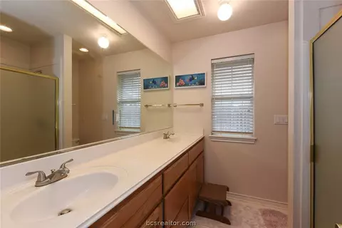 1707 Bankside Ct, Bryan, TX 77802 photo 8
