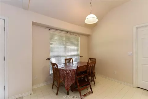 1707 Bankside Ct, Bryan, TX 77802 photo 6