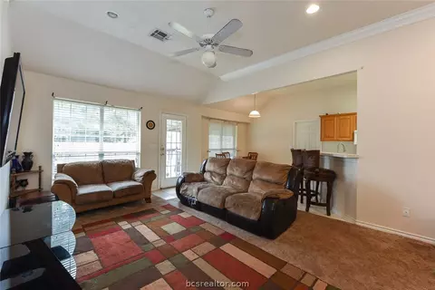 1707 Bankside Ct, Bryan, TX 77802 photo 3