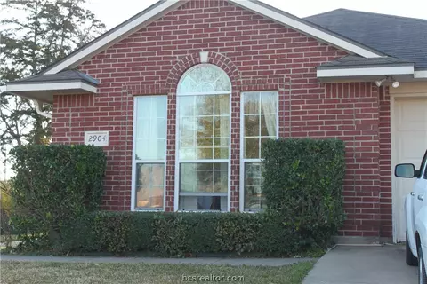 2904 Bexar Grass Dr, Bryan, TX 77802 photo 2