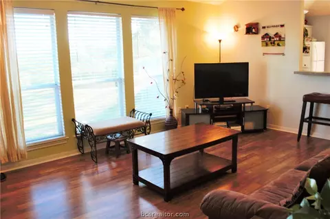 2904 Bexar Grass Dr, Bryan, TX 77802 photo 4