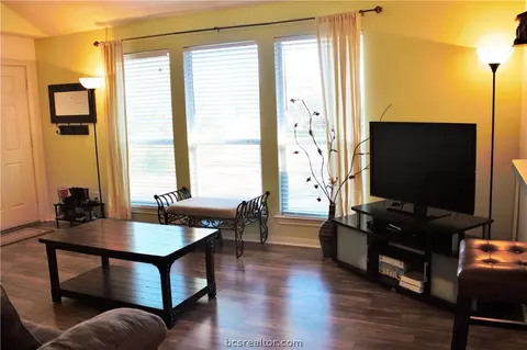 2904 Bexar Grass Dr, Bryan, TX 77802 photo 3